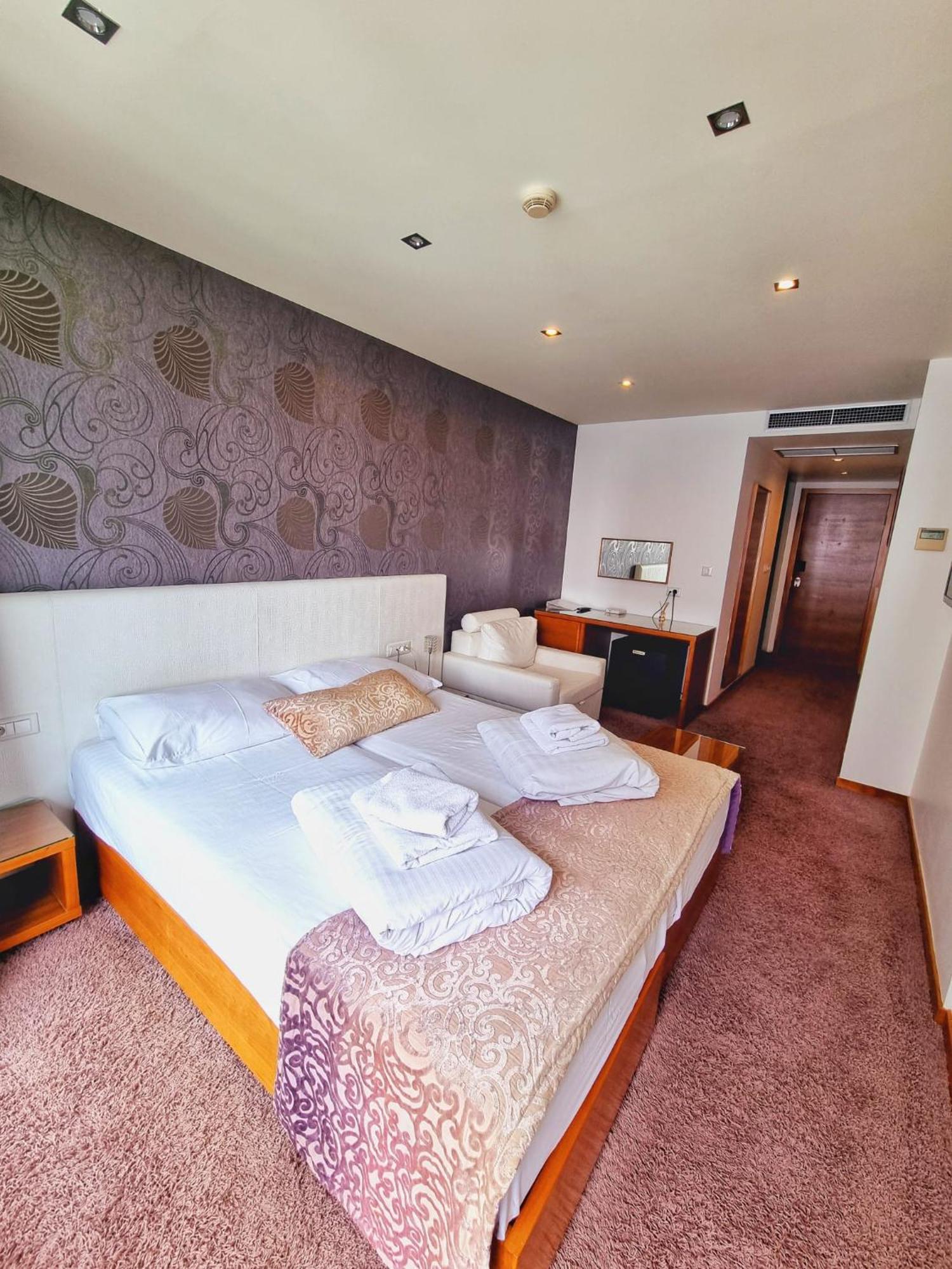 Hotel Gala Split Podstrana Exterior photo